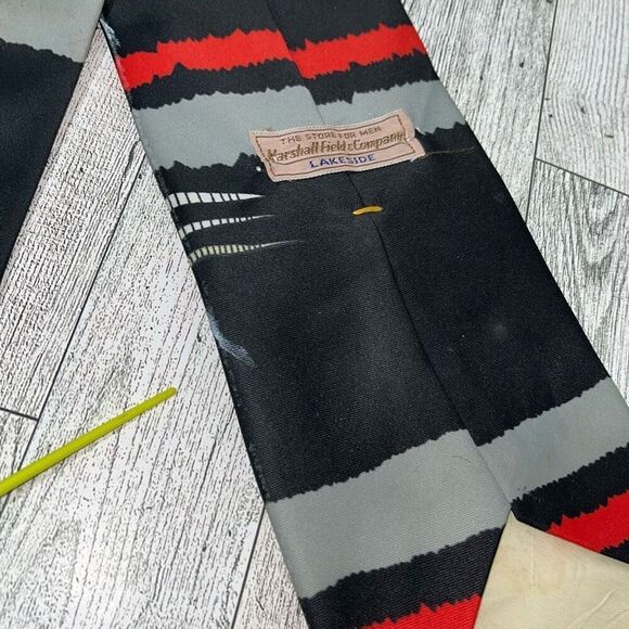 VTG Marshall Field & Company Mens Geometric Print Neck Tie Black Red Gray Yellow - Picture 6 of 10